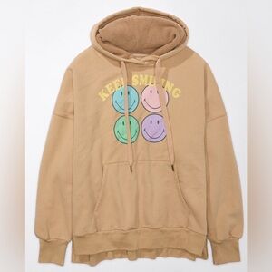 American Eagle AE Big Hug Graphic Hoodie “Keep Smiling” in Sand